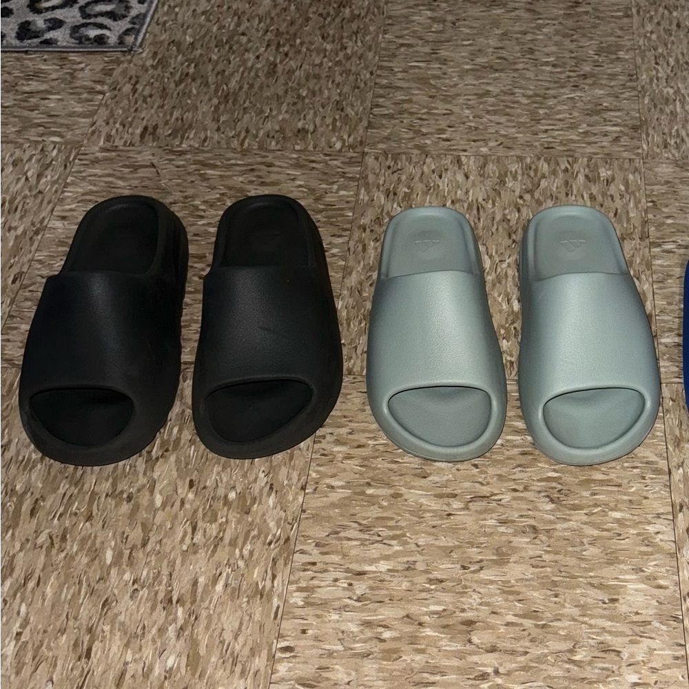 Yezzy Slides